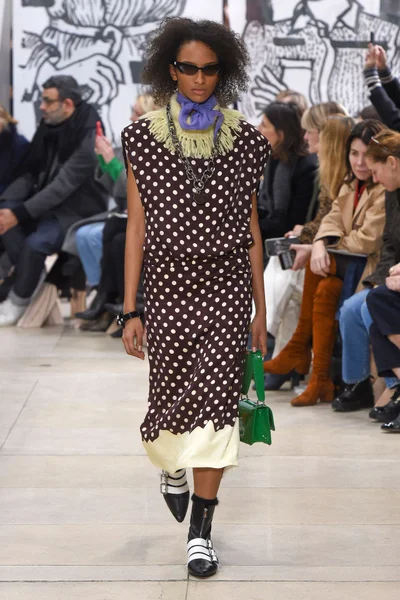 Look 25